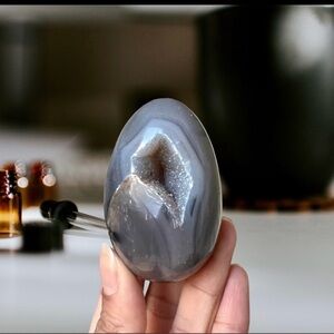 Agate egg with Druzy